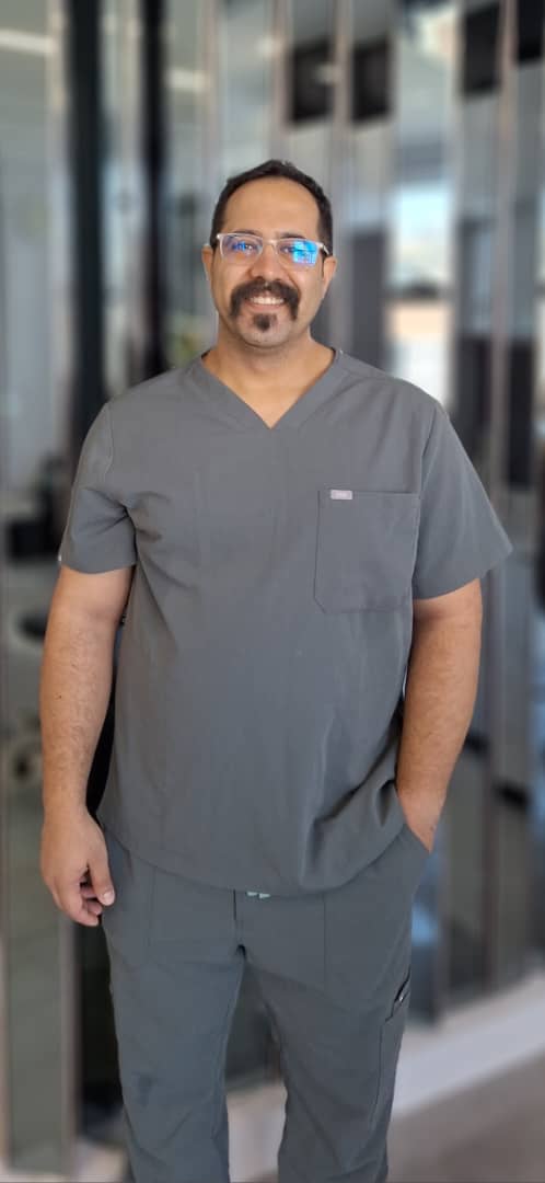 جراحی ایمپلنت دکتر هومن نوایی